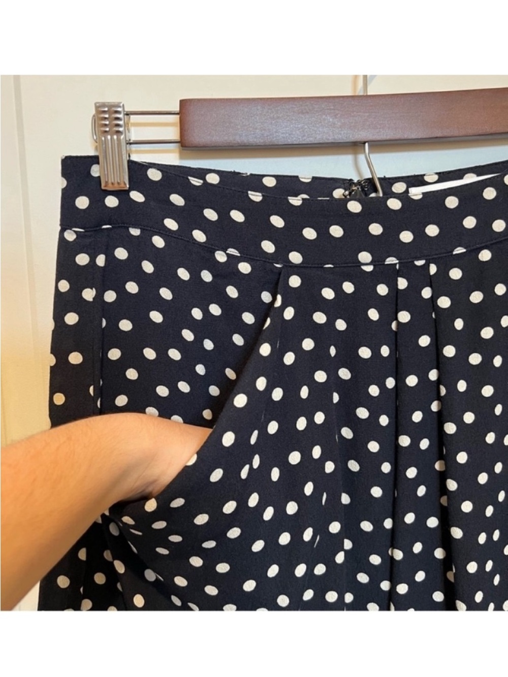 CAbi Skirt Style 627 Davis Polka Dot Limited Edition Navy Blue White Mini Size 6 - Picture 4 of 8